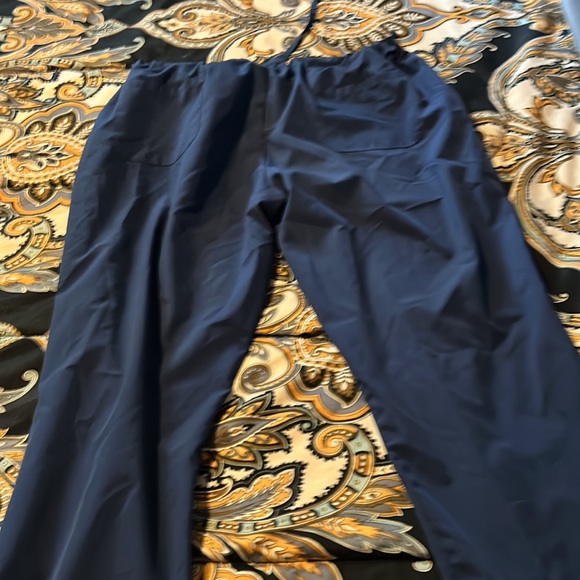 Srub pants - Picture 2 of 3